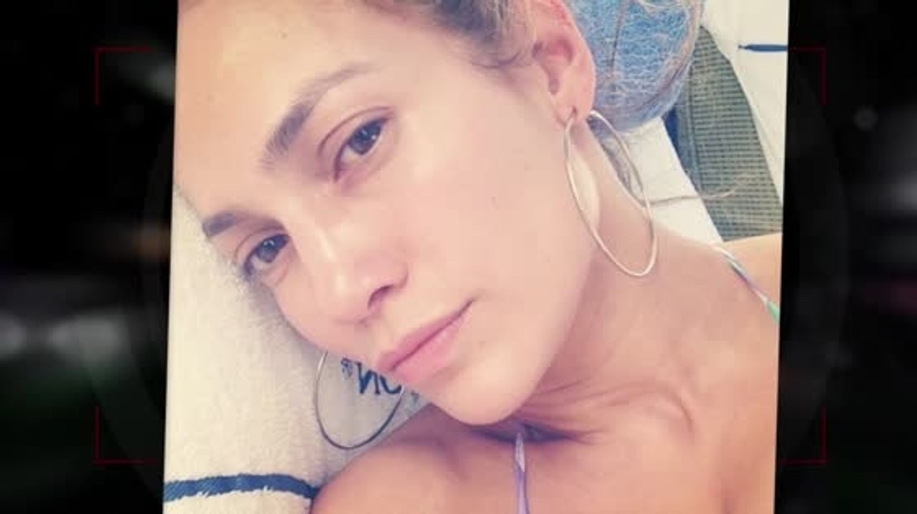 Jennifer Lopez zeigt ein Foto ohne Makeup
