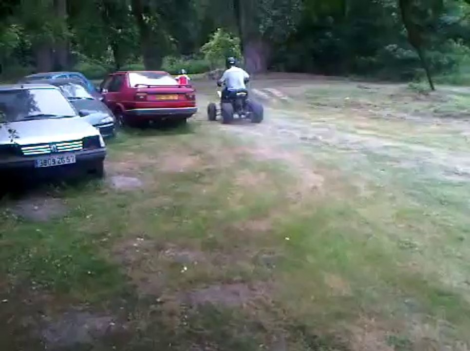 éthanosaure : session de quad avec éthan 7 ans 1/2 quad 110 contre 250 shineray!!!