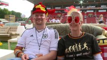 Mondial: à Berlin, les canapés des supporteurs installés en plein milieu du stade