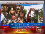 PML N Conspiracy against Tahir Qadri EXPOSED - Person who was attacking private vehicles in Model Town Lahore , is PML N Active worker & favorite of Shabhaz Sharif