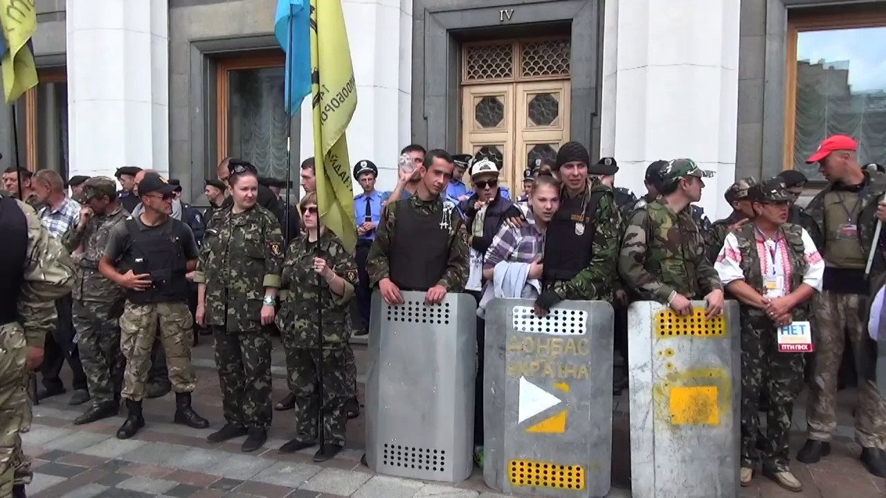 Kiev: manifestation pour des élections législatives anticipées