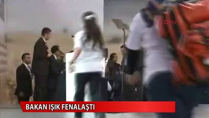 Bakan Işık fenalaştı