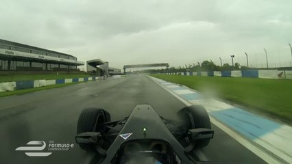 Un tour du circuit de Donington en Formula E