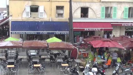 Marseille sous la grêle