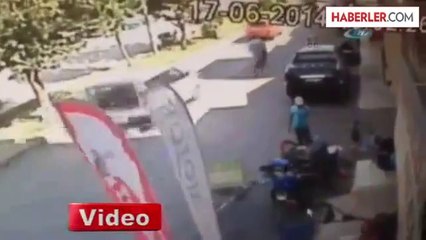 Bayrak Direğine Tırmanan Şahıs Kameraya Yakalandı