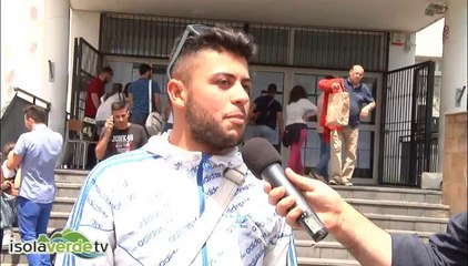 Video herunterladen: ESAMI DI MATURITA' AL VIA, SENTITE GLI STUDENTI ISCHITANI