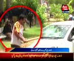 Punjab Police looting shops in Model town