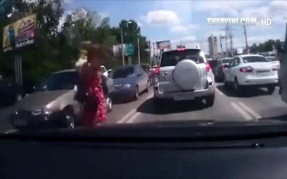 Trafikte Güzel Kızlara Yol Veren Centilmen Adamın Hazin Sonu Çok Komik
