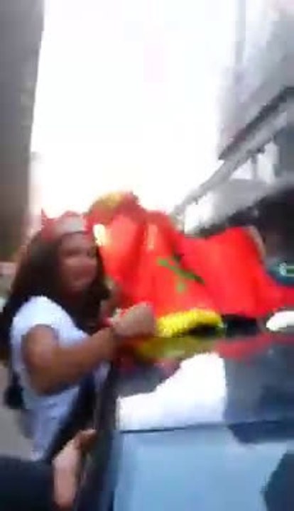 Victoire des Diables rouges contre l'Algérie: les drapeaux belges et marocains côte à côte