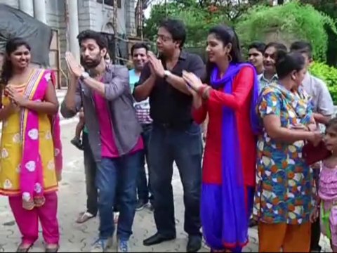 Fans reach sets of Pyaar Ka Dard Hai Meetha Meetha Pyara Pyara