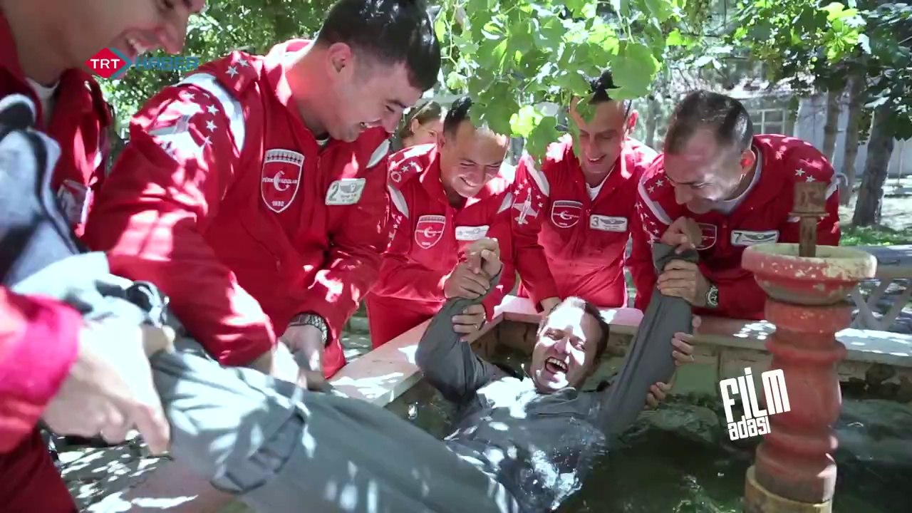 KIRMIZI BEYAZ 1.BÖLÜM  TÜRK YILDIZLARI BELGESEL (HD)