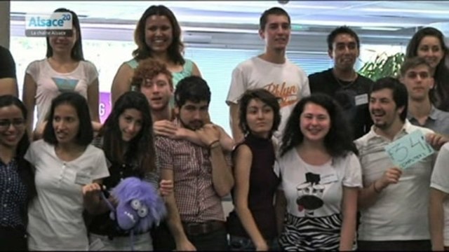 Un camp de jeunes réfugiés pour la paix