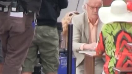 Shirley Maclaine añade atractivo al casco histórico de Las Palmas