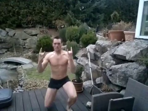 Havuza Bombalama Atlamak (Yılın Malı)