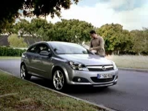 Publicité - Humour - Opel Astra GTC Dog