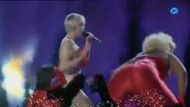 Miley Cyrus lleva su orgía pop a la ciudad donde mató a Hannah Montana