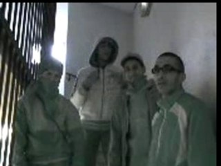 Mkaci on marche seul clip
