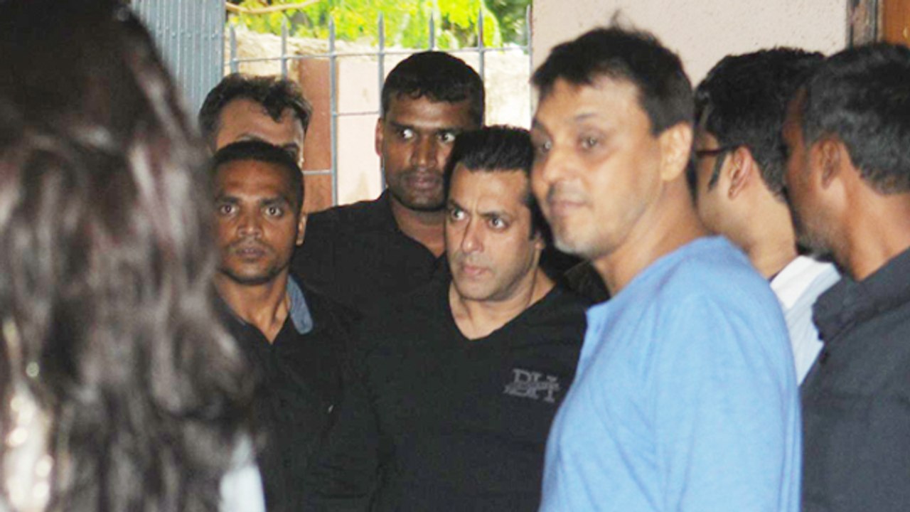 Bodyguard Salman Khan Gets 75 Bodyguards For Kick!