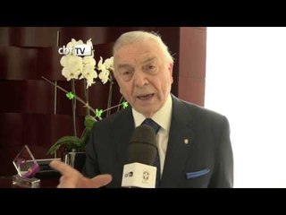 Marin visita a Sub-17 e deixa mensagem para jogadores