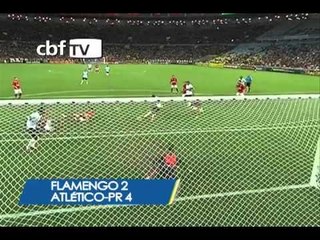Atlético-PR vence o Flamengo e se mantém no G4