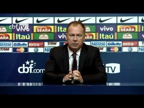 Mano Menezes convoca para amistosos de outubro