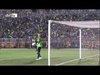 Marcos se despede oficialmente do futebol em jogo com a Seleção