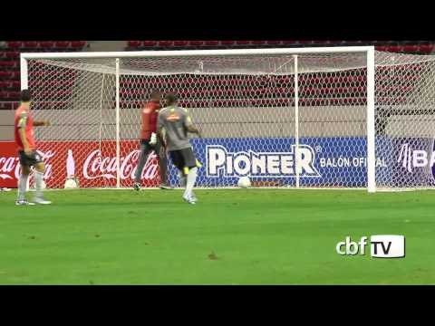Último treino antes da partida contra a Costa Rica
