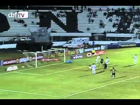 Coritiba vence e lidera o Brasileirão. Veja os gols!