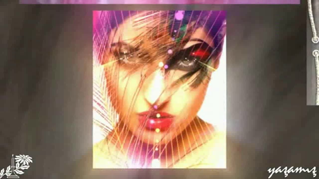 Zeki Müren - Dediler Zamanla Hep Azalırmış Sevgiler