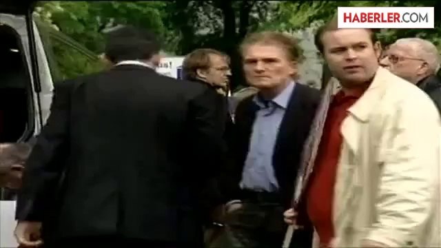 Almanya'da Tedirgin Eden Rapor Sağ ve Solda Radikal Tehdit Arttı