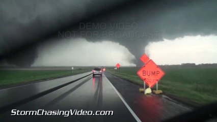 Double Tornade F4 au Nebraska - Flippant!