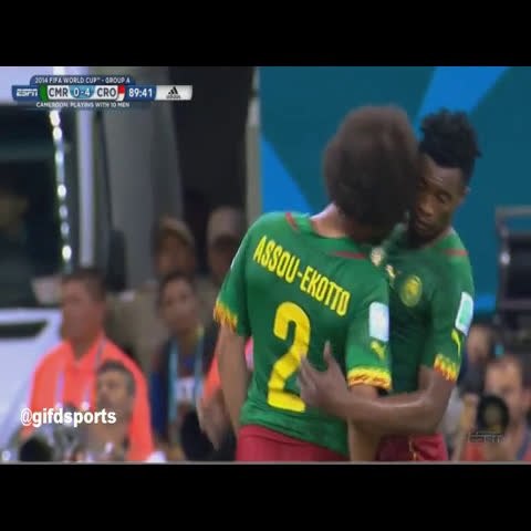 Mondial 2014, Regardez ce geste indigne du Joueur camerounais