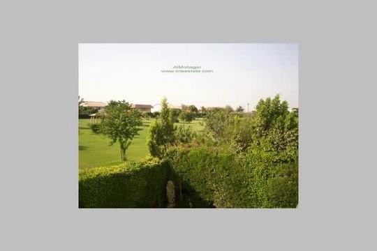 فيلا فاخرة نصف مفروشة مجددة بالكامل للإيجار بمدينة الشيخ زايد بحمام سباحة خاص