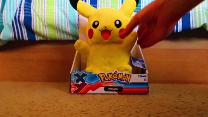 Pokemon - Talking Pikachu Plush