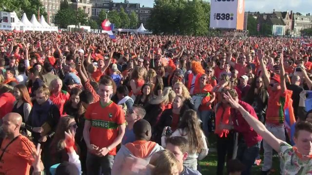 تأهل هولندا الى الدور ثمن النهائي