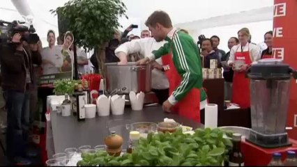 لقاء مع طباخ المنتخب الألماني لكرة القدم | يوروماكس