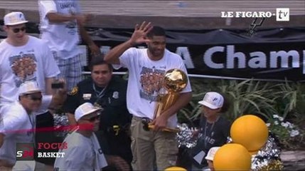 Les San Antonio Spurs de Tony Parker fêtés par des milliers de fans