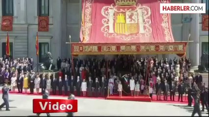 İspanya Kral'ı Carlos Tahtı Oğlu Felipe'ye Bıraktı