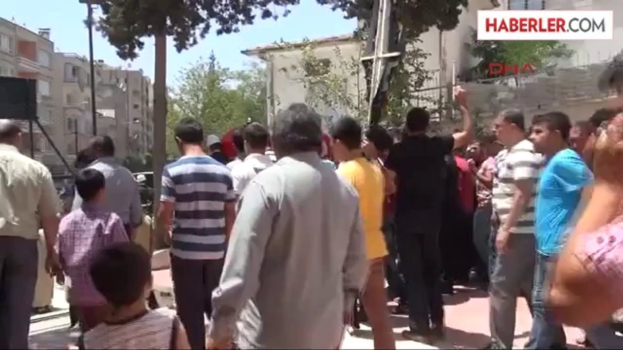 Rahatsızlanarak Şehit Olan Asker Toprağa Verildi