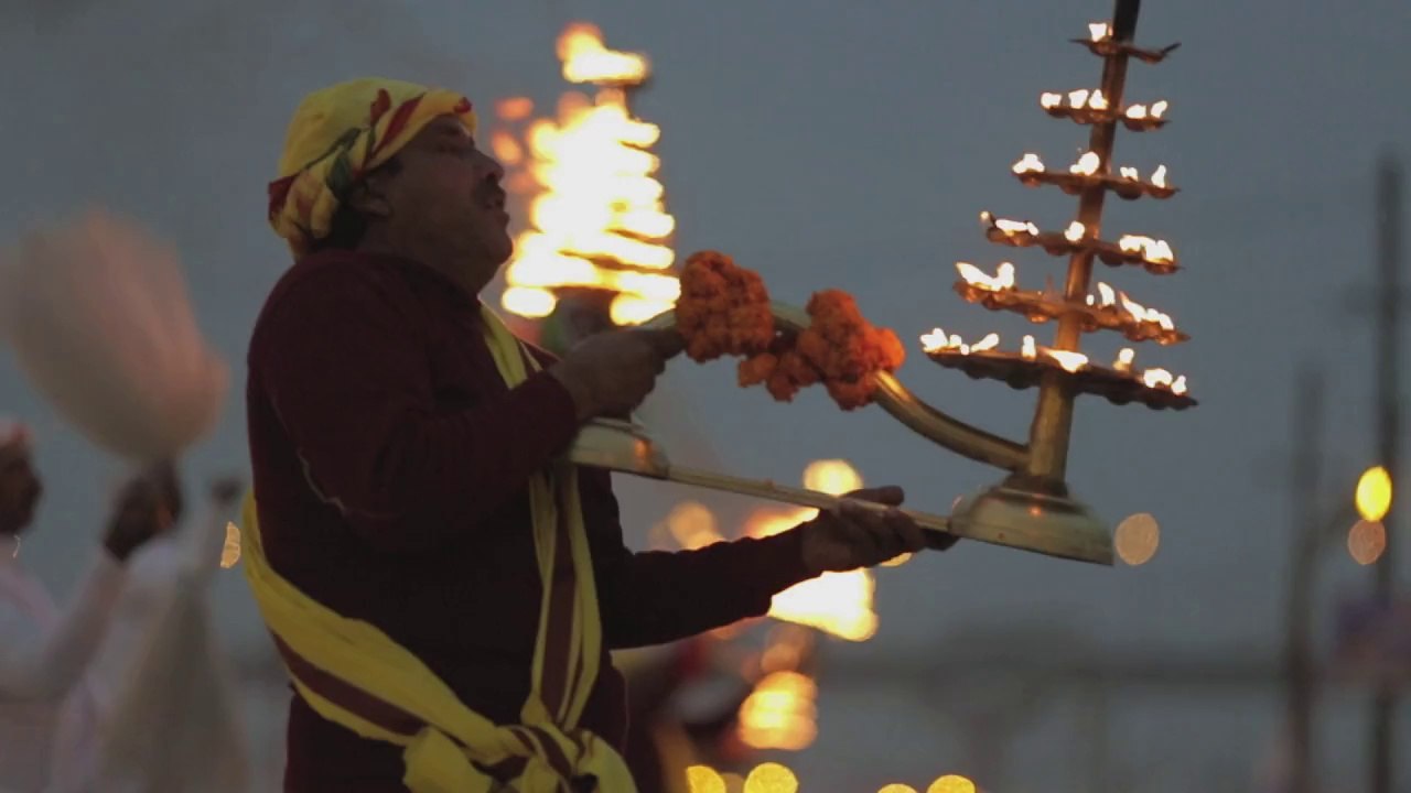 KUMBH MELA, SUR LES RIVES DU FLEUVE SACRE - Bande-annonce VO