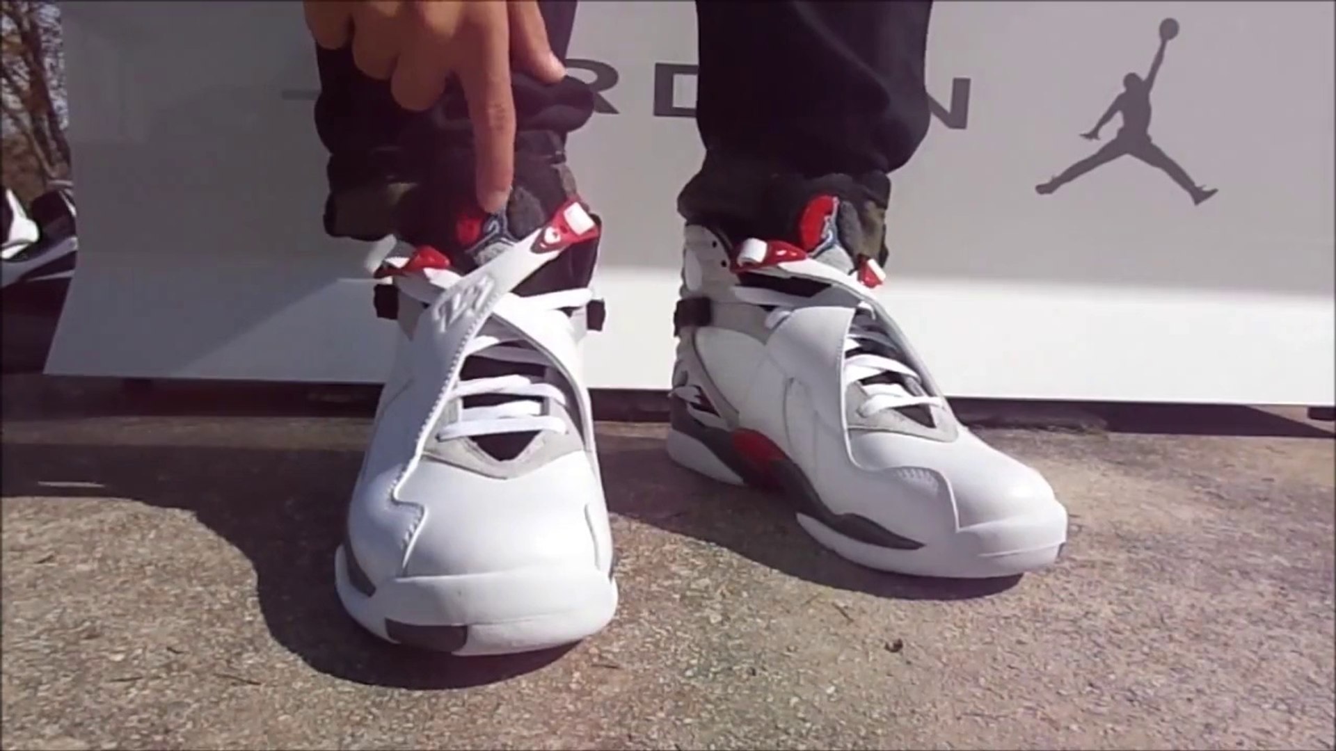 bugs bunny 8s on feet