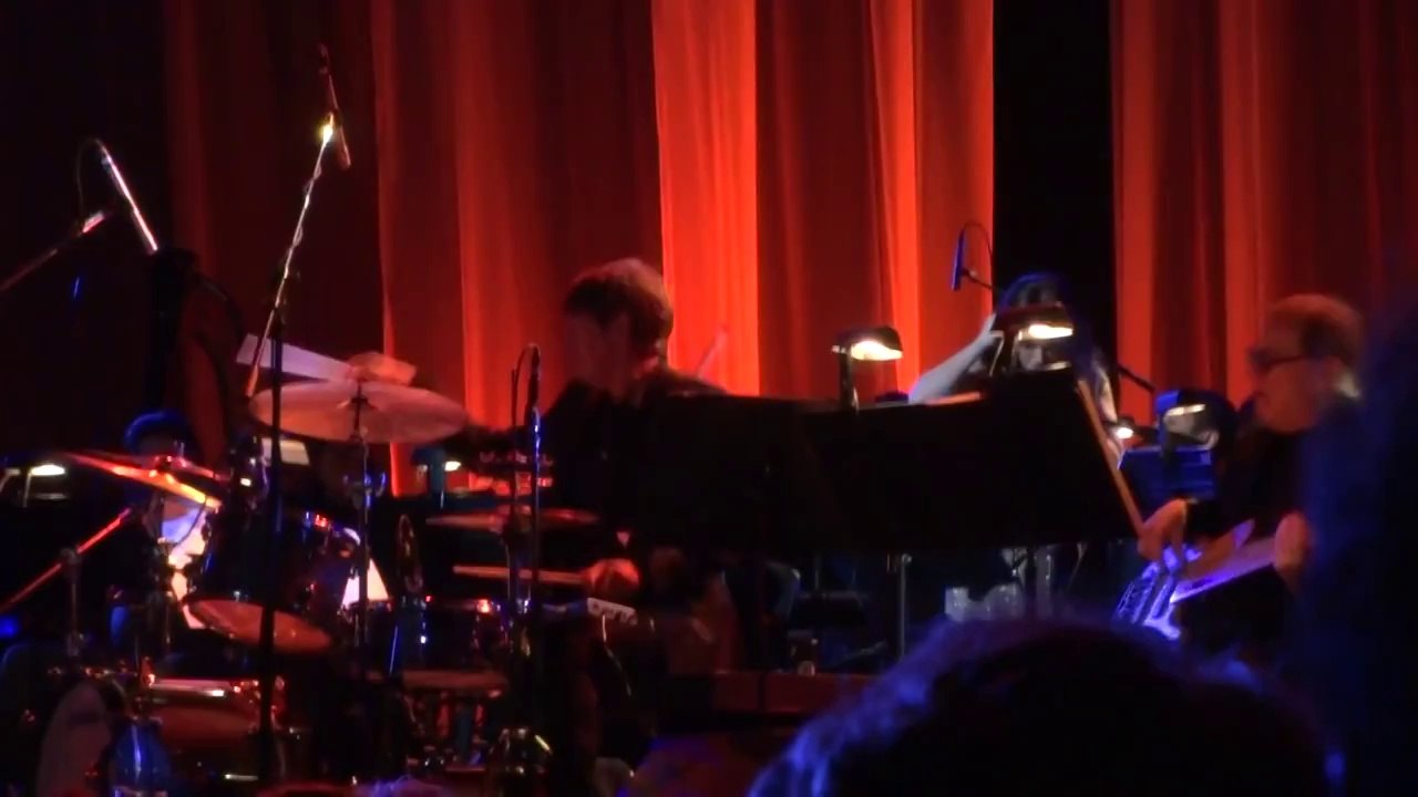 Idina Menzel - I Still Haven't Found What I'm Looking For - In Your Eyes 2014/06/16 at Radio City Music Hall