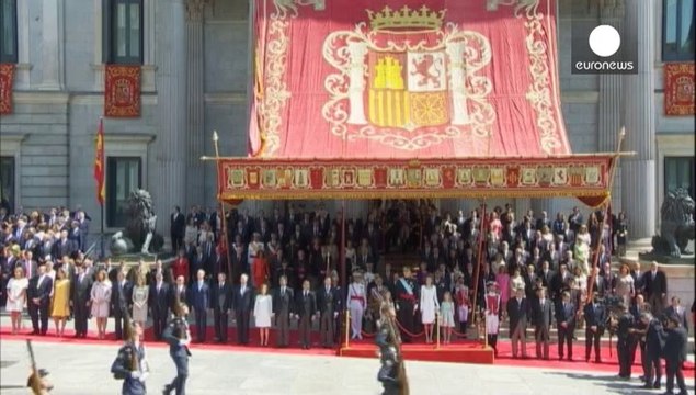 Spagna: la prima volta di re Felipe VI sul balcone del palazzo reale