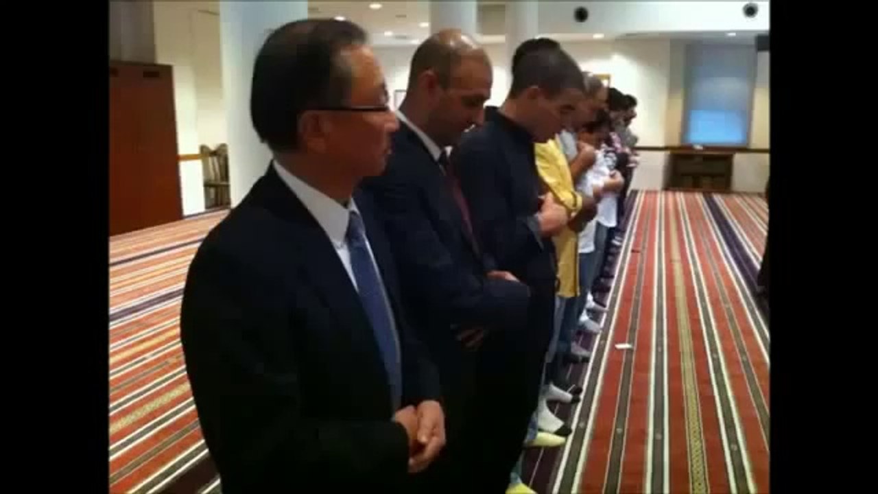 JAPANESE BUSINESSMAN CONVERTS TO ISLAM