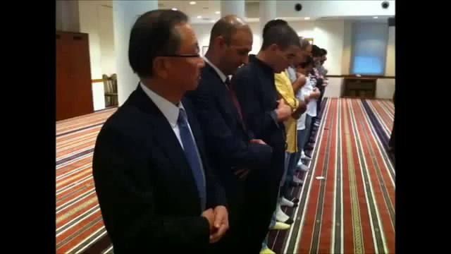 JAPANESE BUSINESSMAN CONVERTS TO ISLAM