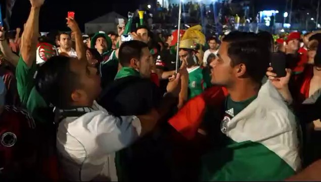 COUPE DU MONDE DE FOOTBALL; Fete apres le 0/0 cote Mexicain contre le Bresil