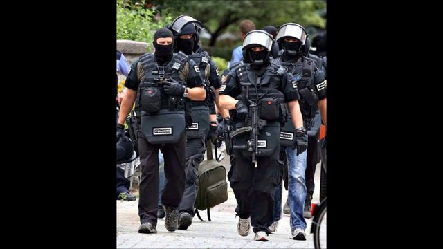 Spezialeinsatzkommando Berlin,Polizei Berlin und Spezialeinheit Operative Gruppe gegen Jugendgewalt