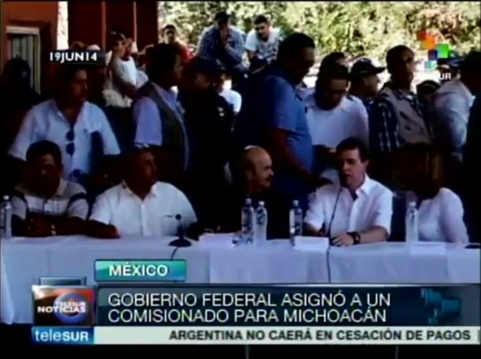 México: renuncia gobernador de Michoacán por motivos de salud