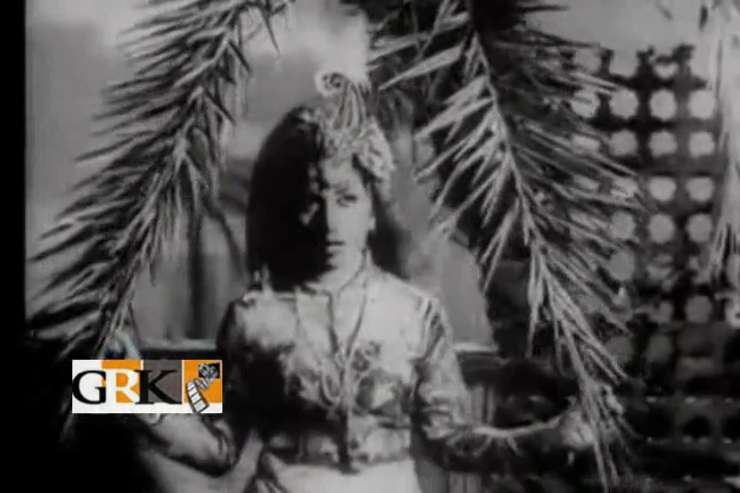NAHID NIAZI - BETAB DIL KE NALE AAJAO AANE WALE