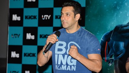 Salman Khan's Girl Fans Go Crazy - Jumme Ki Raat Song